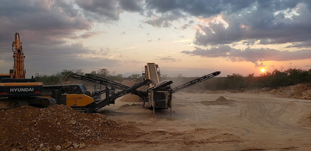 RM 120GO + MSC 10500 crushing aggregates in Mexico