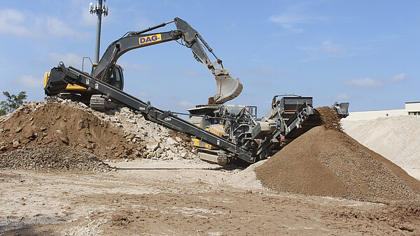 Producing a driveway gravel from concrete washout with a RM 90GO! Mobile Crusher